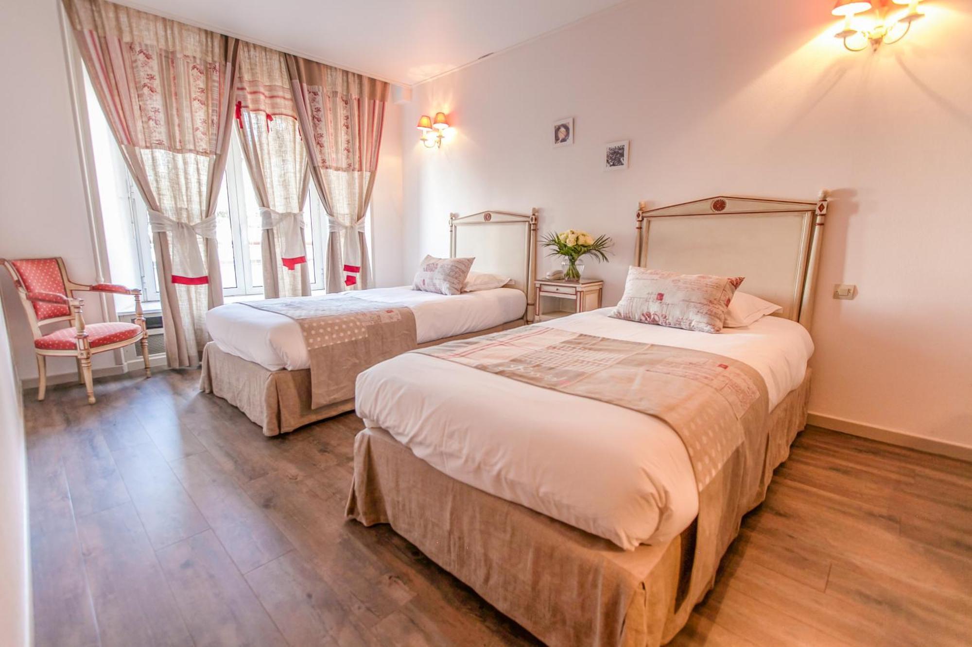 Brit Hotel Bristol Montbéliard Centre Esterno foto