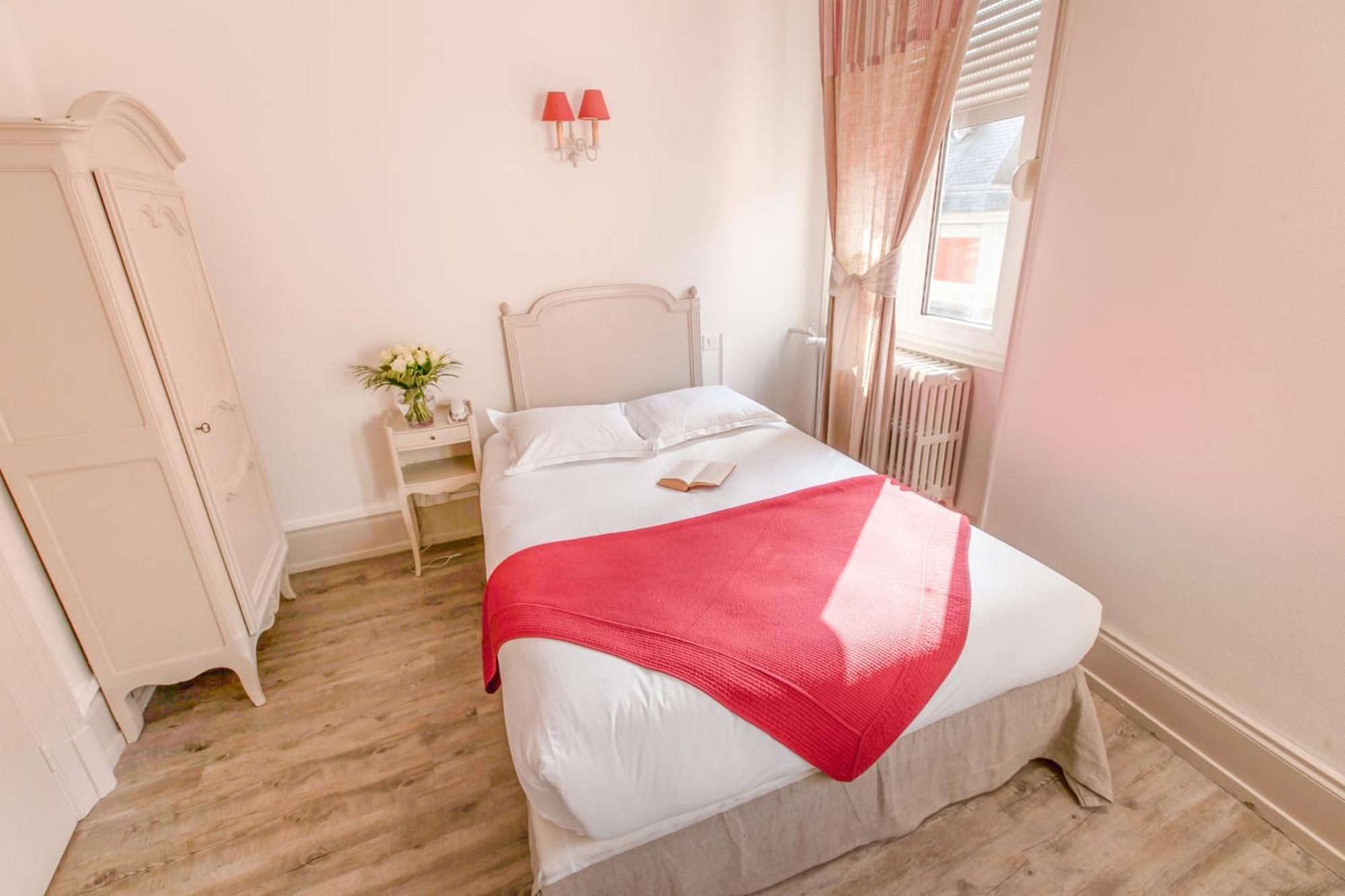 Brit Hotel Bristol Montbéliard Centre Esterno foto
