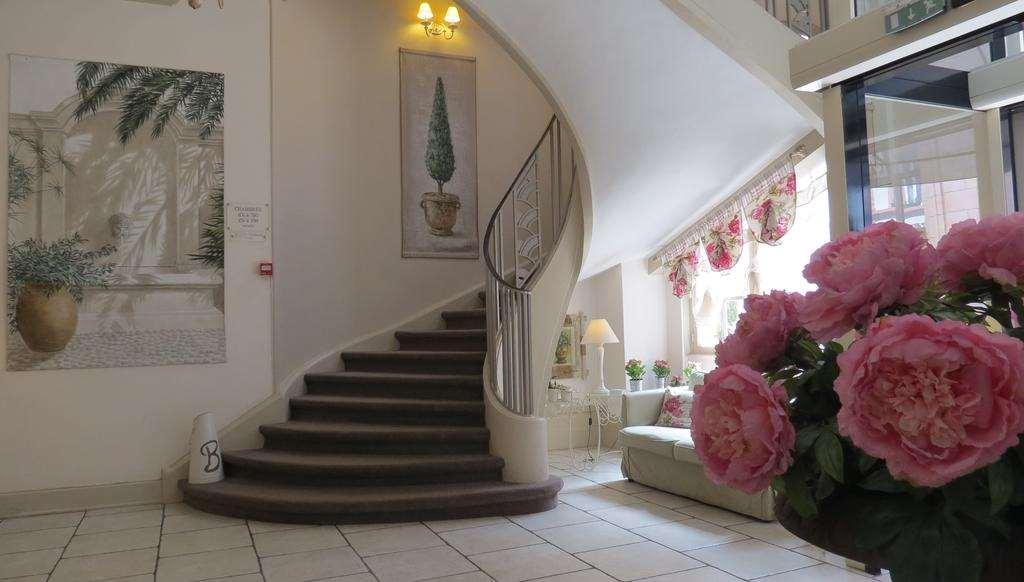 Brit Hotel Bristol Montbéliard Centre Servizi foto
