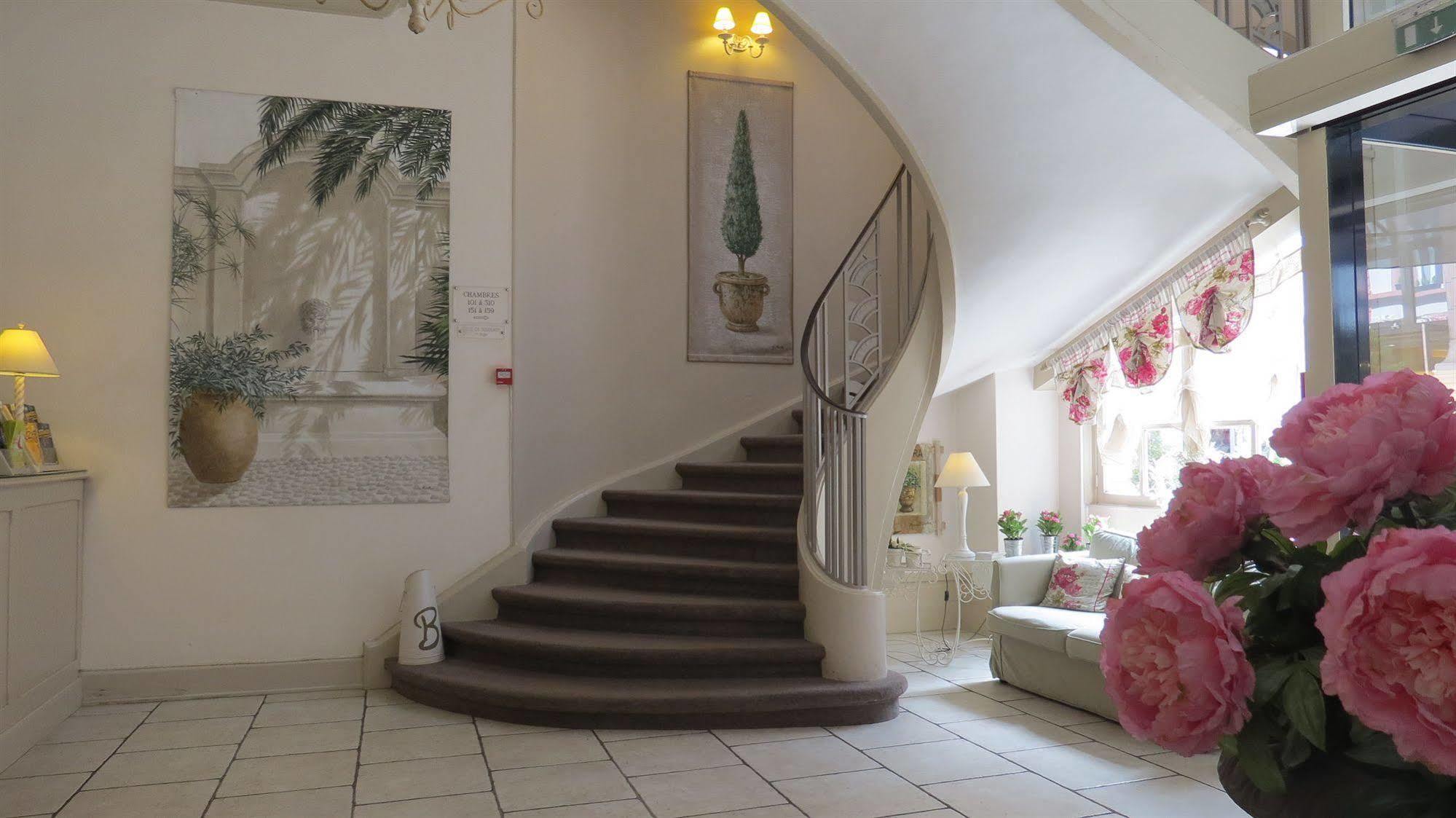 Brit Hotel Bristol Montbéliard Centre Esterno foto
